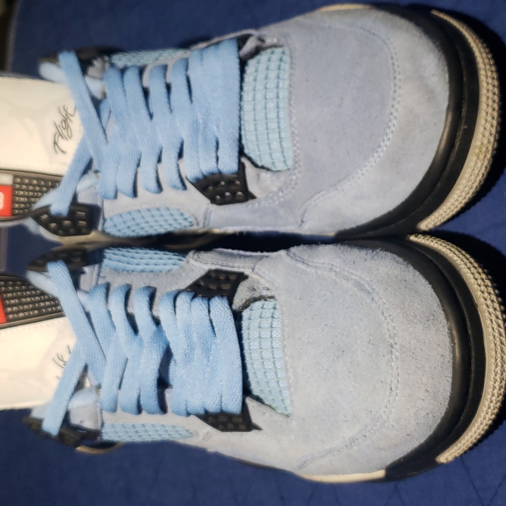 University blue Jordan 4 size 10 Men